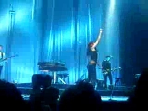 Zazie Metz rue de la paix-fin