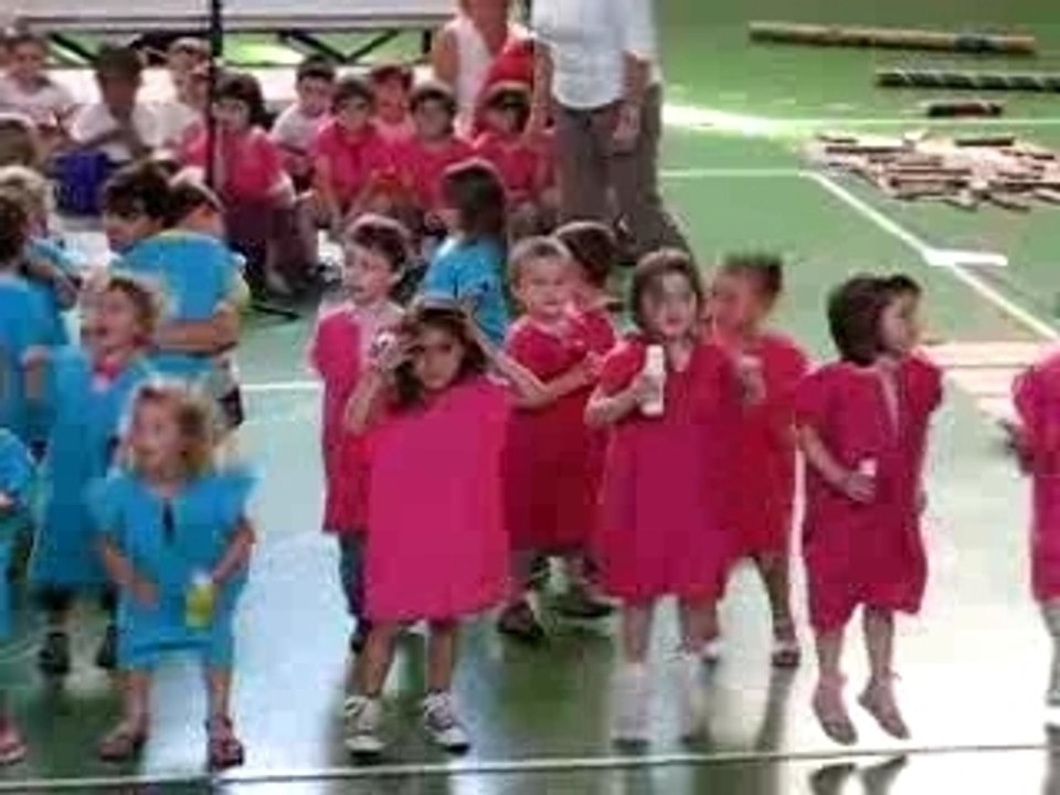 2007 06 08 Fête de l'école sam " les singes"