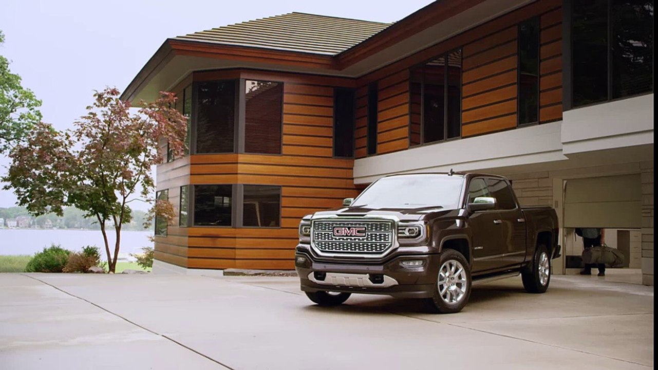 Jimmy has pulled so many pranks on Aunt Chippy that at at this point he’s always worried that she’ll catch on. So he sent his cousin Sal to mess with her where she would least expect it - her weekly ceramics class in Las Vegas.