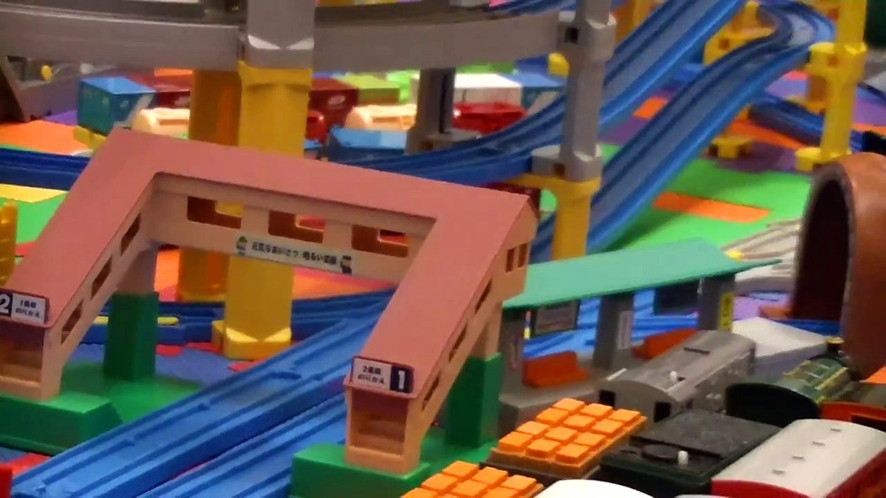 【Chuggington】 CS-02 Koko チャギントン ココ Tomica World : Takara TOMY Plarail : タカラトミー プラレール (00136)