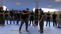 KRAV MAGA TRAINING • How to counter a Fighters clinch