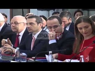 Report TV - Johannes Hahn më 30 mars në Tiranë, për reformën në Drejtësi