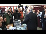 Kemal Kılıçdaroğlu yoğun ilgi altında oy kullandı