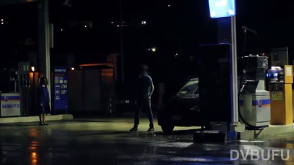 BROMAS DE TERROR EN LA CALLE _ La Chica Poseída