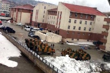 Yüksekova'daki Öğretmenler Pazartesiden İtibaren İdari İzinli