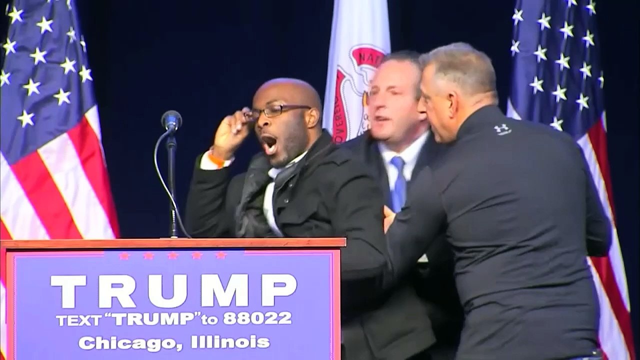 Trump scraps Chicago rally after scuffles break out