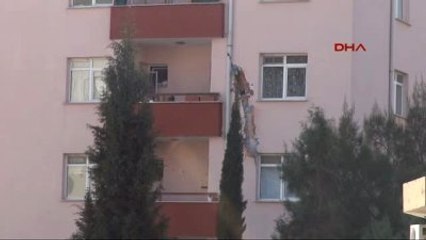 Kilis'te Suriye Tarafından Atılan Roket Mermisi Jandarma Lojmanlarının Bahçesine Düştü-2