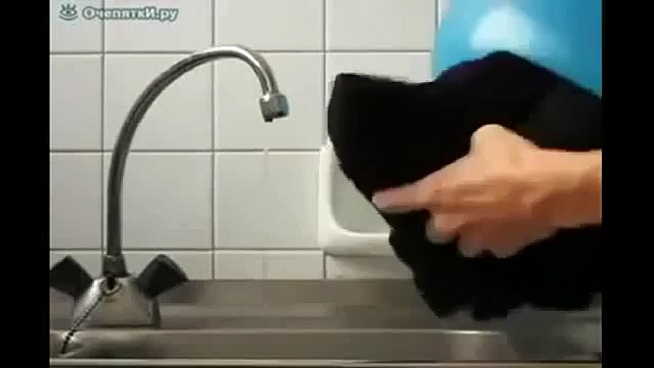 Шарик и вода. Чистая физика. Прикол!