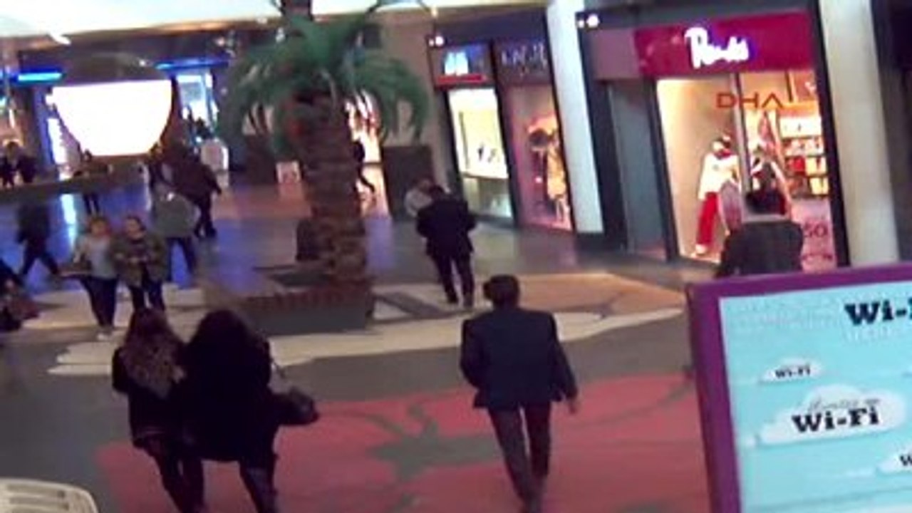 Kayseri Alışveriş Merkezindeki Bıçaklı Kavga Kameralarda