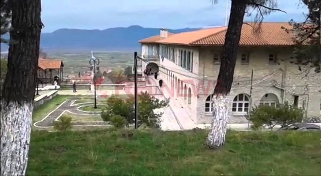 160 refugjatë prej të premtes në Konicë, pranë kufirit me Shqipërinë- Ora News- Lajmi i fundit-
