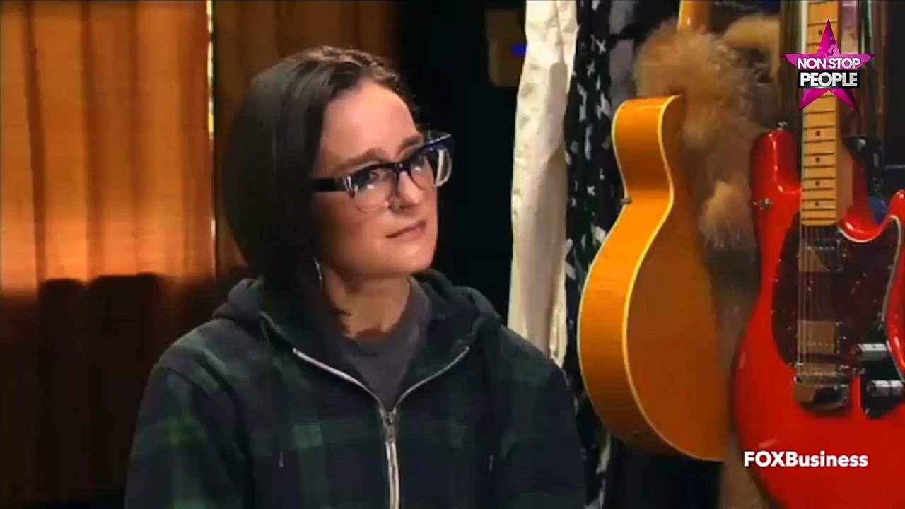 Attentats de Paris : Après ses graves accusations sur le Bataclan, le chanteur des Eagles of Death Metal s’excuse ! (Vidéo)