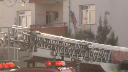 Kilis'e 2 Roket Mermisi Düştü (3)