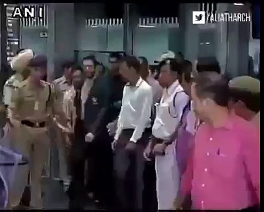 پاکستان ٹیم کا ہندوستان پہنچنے پر شاندار استقبال - Hot welcome of Pakistan cricket team by hindustan