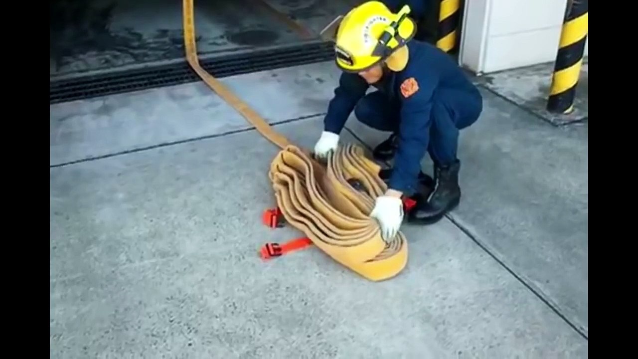 「新・ホース延長ガイドブック」　P120～125　米陸軍消防発！絶対に捩れないホース延長に対応した狭所巻き