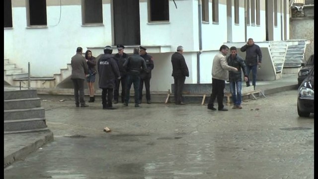 TRE PERSONA E PLAGOSEN NE DURRES PAS NJE KONFLIKTI KU U PERDOREN ARME ZJARRI DHE THIKA LAJM