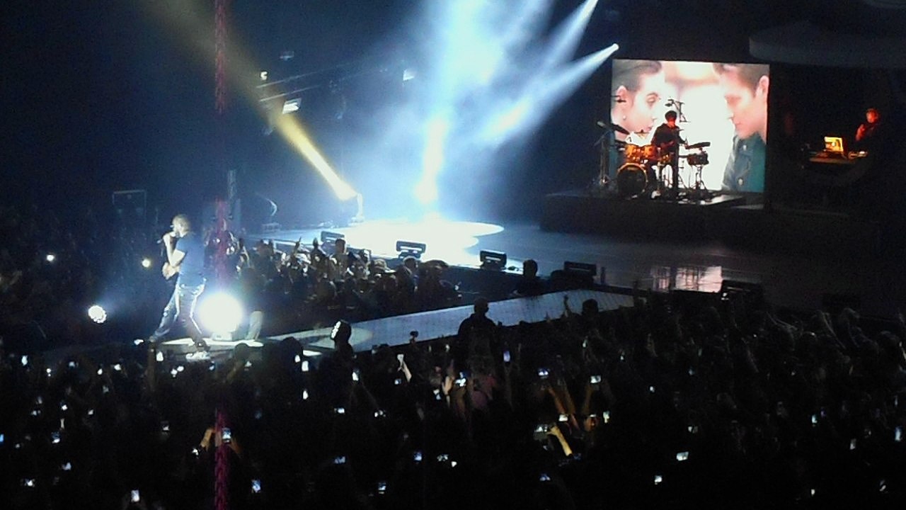 MAITRE GIMS **AXONE Montbéliard 11 MARS 16** Est ce que tu m'aimes