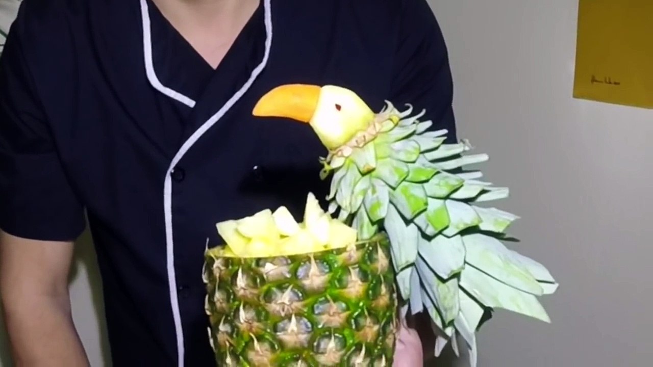 How to carve a flower in apple - J.Pereira Art Carving Fruits and Vegetables