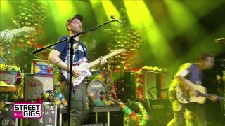 Coldplay - Yellow live @ Telekom Street Gigs Germany 2015