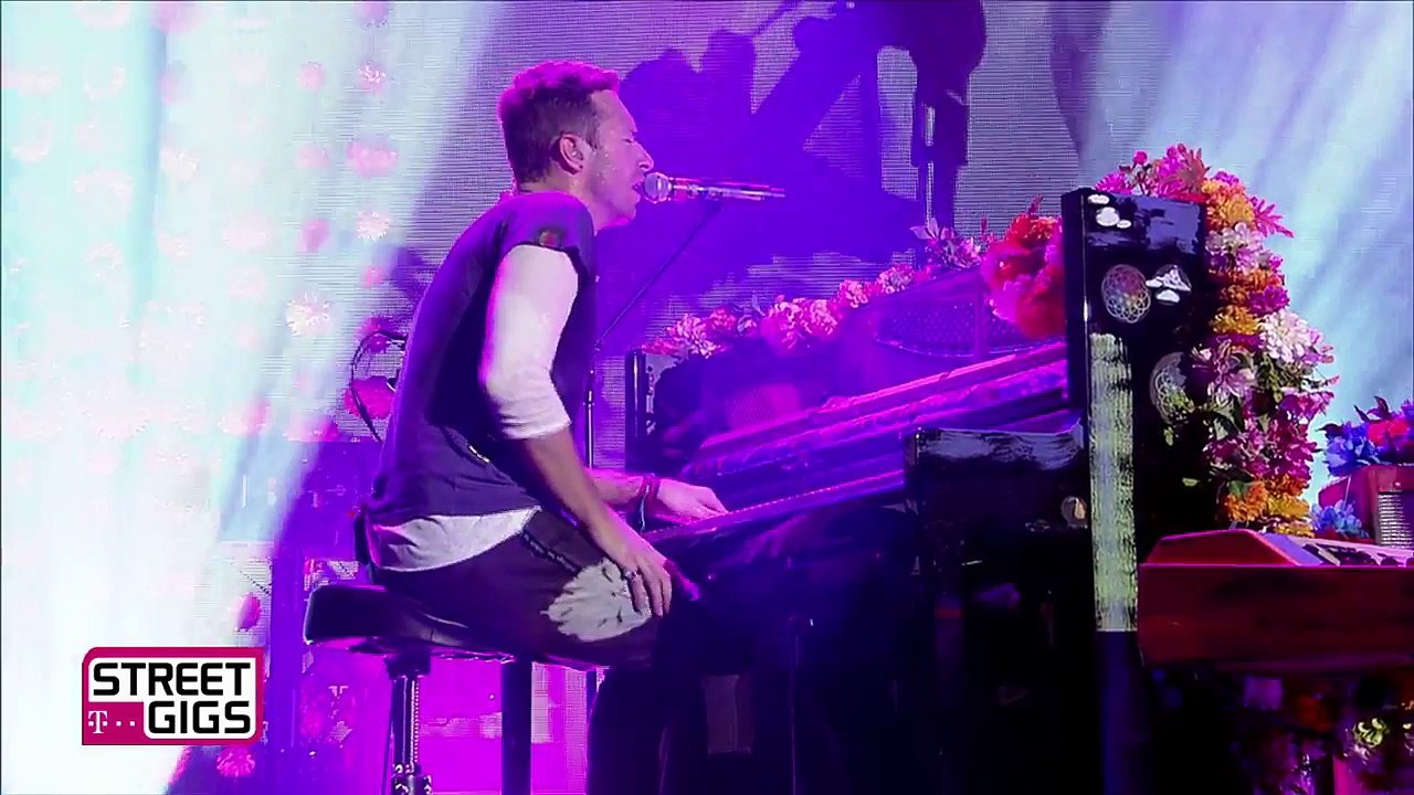 Coldplay - Viva La Vida live @ Telekom Street Gigs Germany 2015