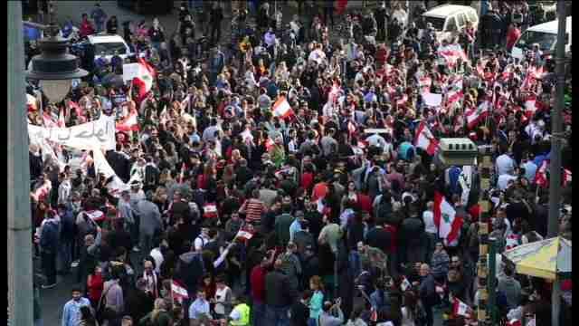 Miles de personas protestan en Líbano por la crisis de la basura