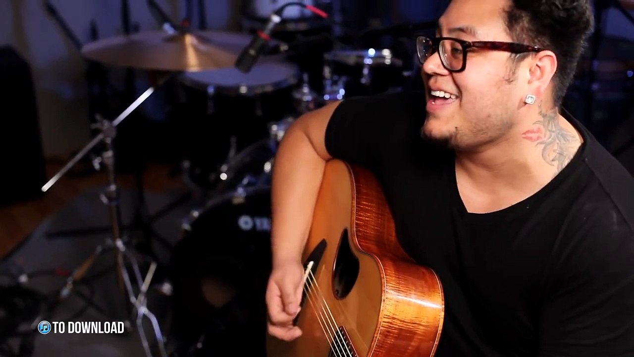 Royals - Lorde Acoustic Cover (Savannah Outen & Friends)