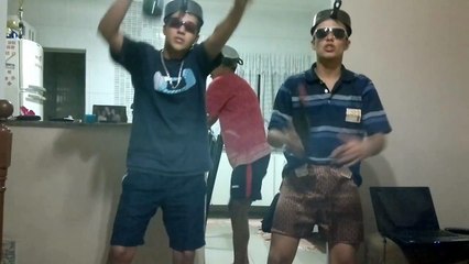 Adriano Lima e Mauricio Paschoal  cover mc magrelo e nene.mp4