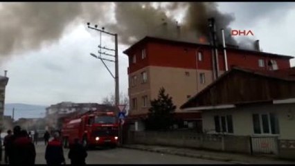 Bolu 4 Katlı Binanın Çatısında Çıkan Yangın Korkuttu