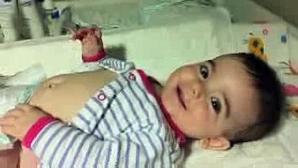 Very funny diaper change - Baby laughing
