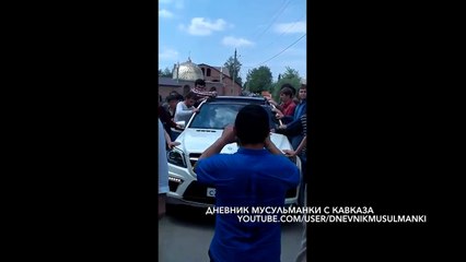 Download Video: Хамзат Чумаков в окружении братьев мусульман! МашаАллах, какая поддержка, Дал сий дойла шу