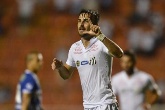 'São Longuine' marca e Santos vence o Água Santa no Pacaembu