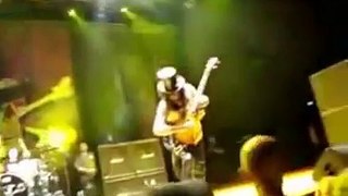 slash attacked on stage.