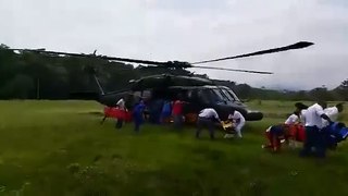 Video prohibido: el afanoso rescate del policía del Black Hawk caído