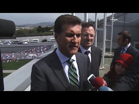 Sarıgül: Başı açık kapalı ayrımı yapmamız söz konusu değildir