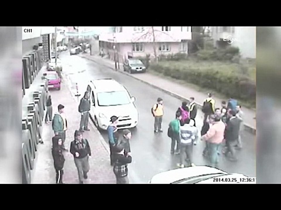 İlköğretim öğrencilerinden, 'AK Partililer darp etti' iddiası