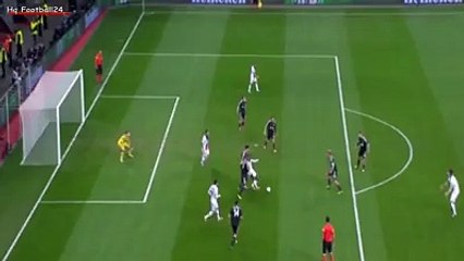 Një tjetër gol i çmendur nga Ibrahimoviç! (105 kmh)