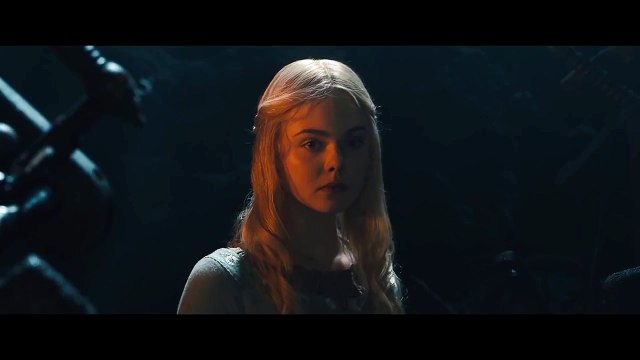 Maléfique Extrait : Aurore et le fuseau