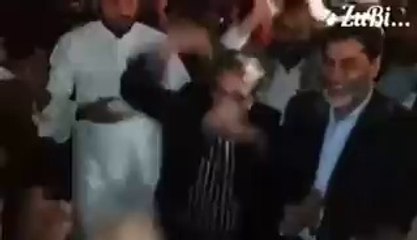 Video Leaked Farooq Sattar Dancing On Sindhi Song