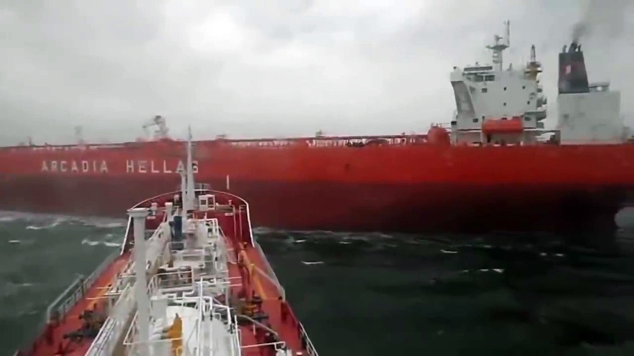 Dangerous moment on the ship