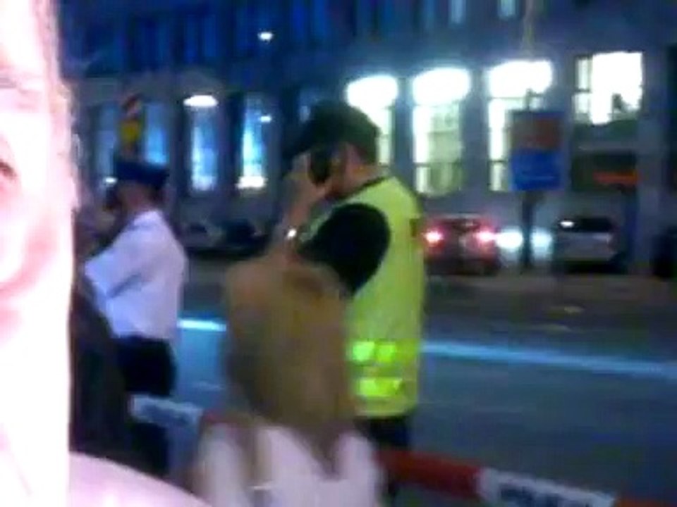 KRZYZ NA SMIERC ANDRZEJA LEPPERA 05 08 2011 DZIWNE RUSZTOWANIE NA TYLACH GMACHU AL. JEROZO