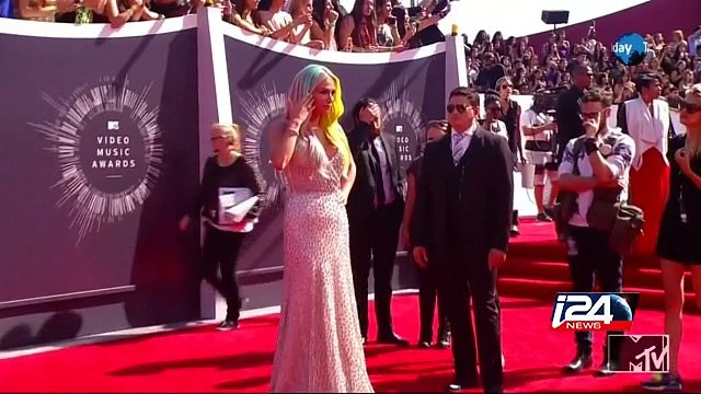 03/10: Will Sony Music drop Dr Luke over Kesha's sexual abuse claims?