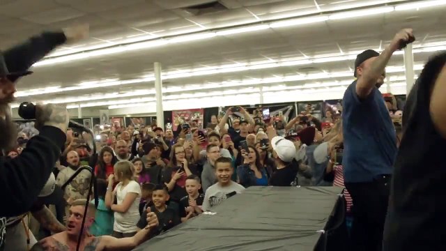 Concours de claques bien violent.