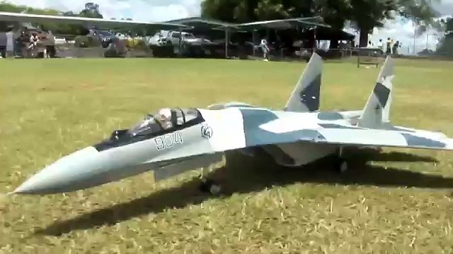 Истребитель СУ-35, копия боевого самолета на радиоуправлении