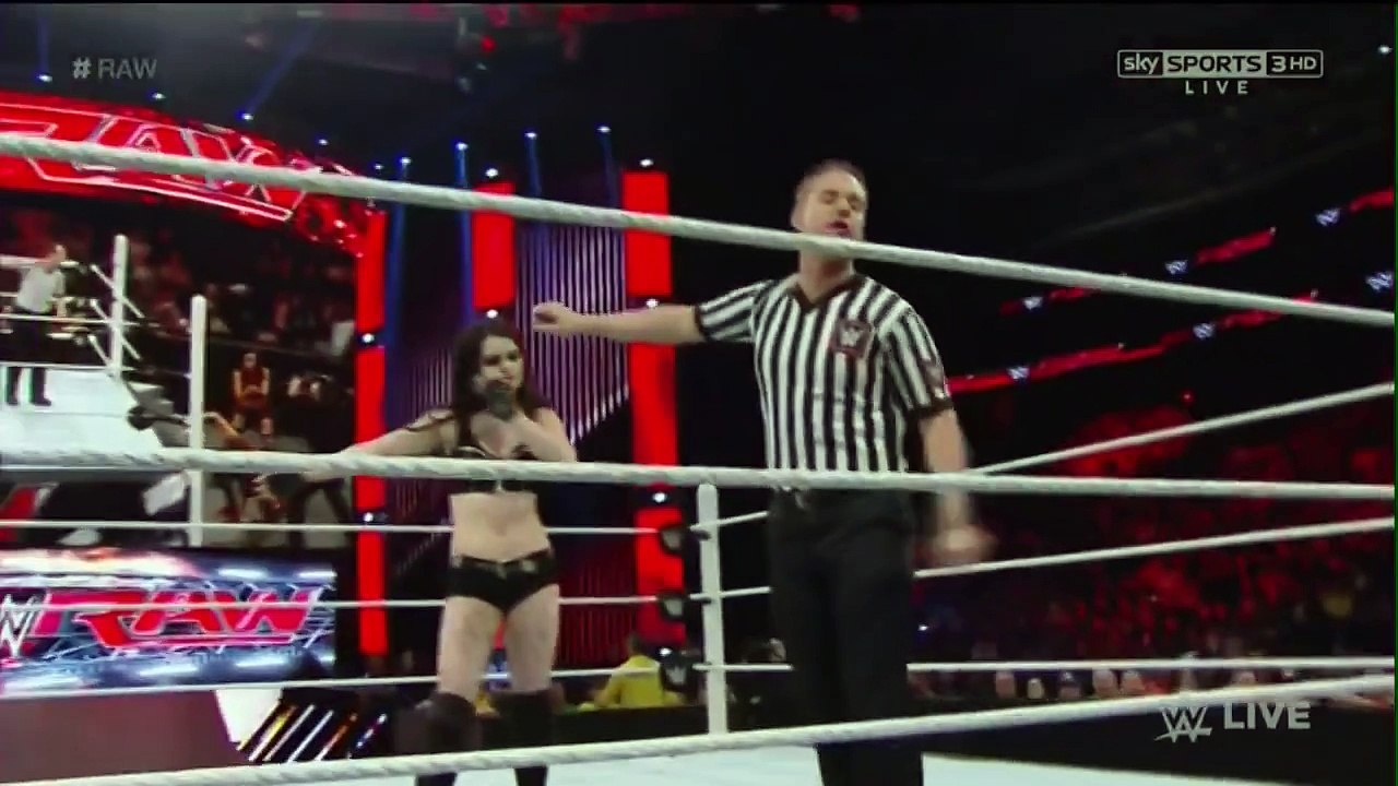 WWE RAW 03 feb 15 Diva's Championship Match- Paige vs. Nikki Bella