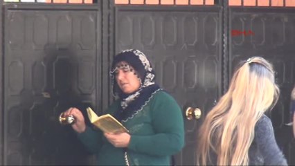 Adana - Öğrenciler Salonda, Aileleri Dışarıda Ter Döktü