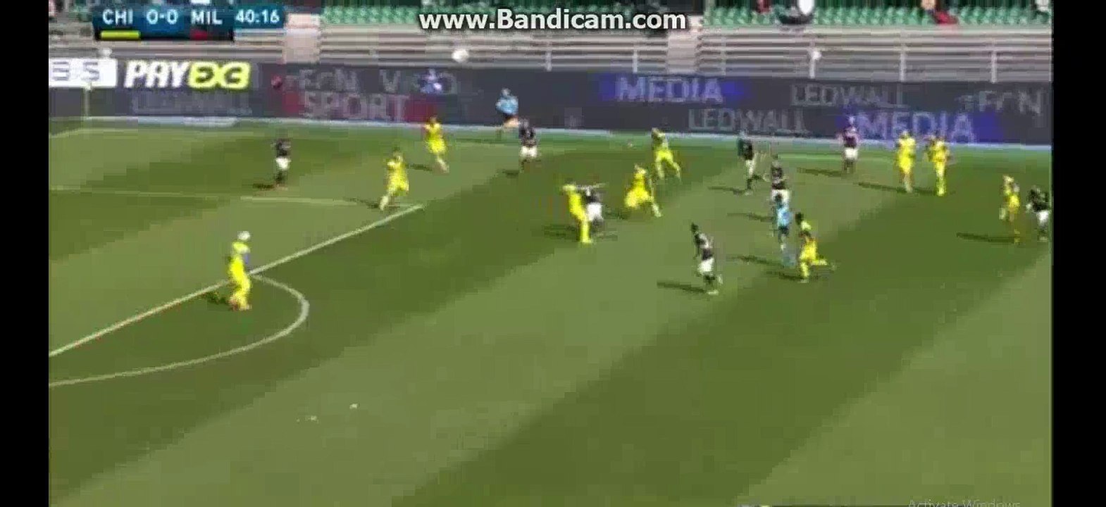 Horror Foul on Jeremy Menez - Chievo 0-0 Milan 13-02-2016