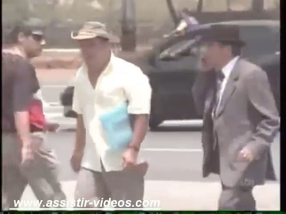 Pegadinhas Silvio Santos - Estressado xinga pessoas. www.pegadinhaslegais.com