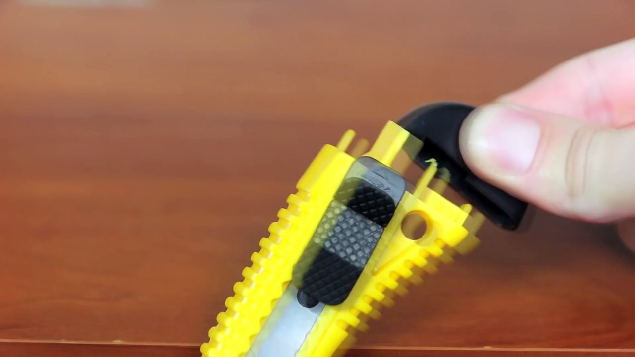 How to make a saw from the stationery knife