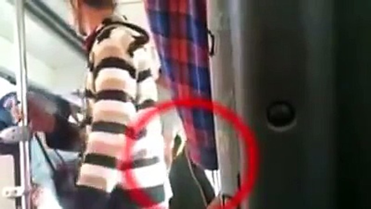 فيديو يفضح سرقة في حافلة للنقل العمومي - Kénitra MAROC
