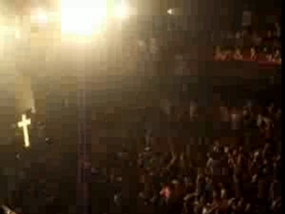 Justice Live D.A.N.C.E Cigale 07-06-2007 Paris Piou