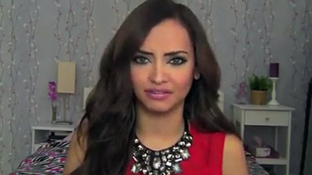 How To Apply Dramatic Eyeliner ....